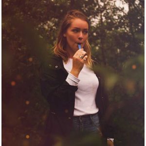 CCell-Uno-Vape-lifestyle-photo