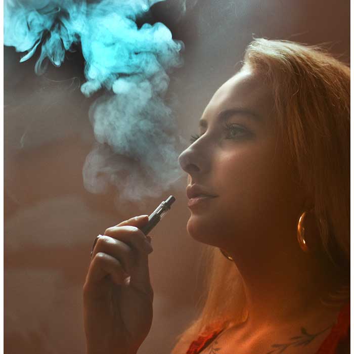 VPM Linx Hermes 3 Oil Vape Pen Kit lifestyle photo VPM Linx Hermes 3 Oil Vape Pen Kit lifestyle photo