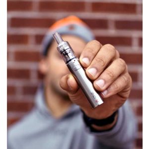 XVape VOne Plus vape pen lifestyle photo 2