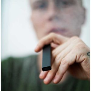 iKrusher-Astro-Stik-pod-vapen-pen-lifestyle-phot