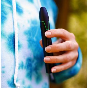 Vleaf Go Vaporizer lifestyle photo