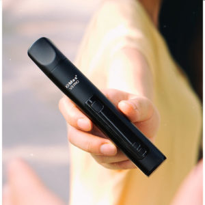 XMax-V3-Pro-dry-herb-vape-lifestyle-photo-in-hand
