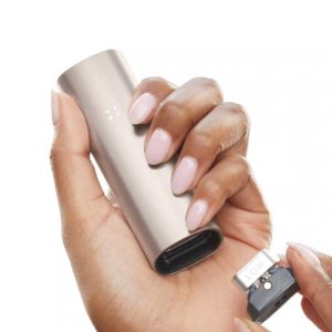 Pax-3-Vaporizer-loading-photo