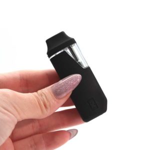 UZO-Pro-Rechargeable-Disposable-Vape-Pen-in-hand
