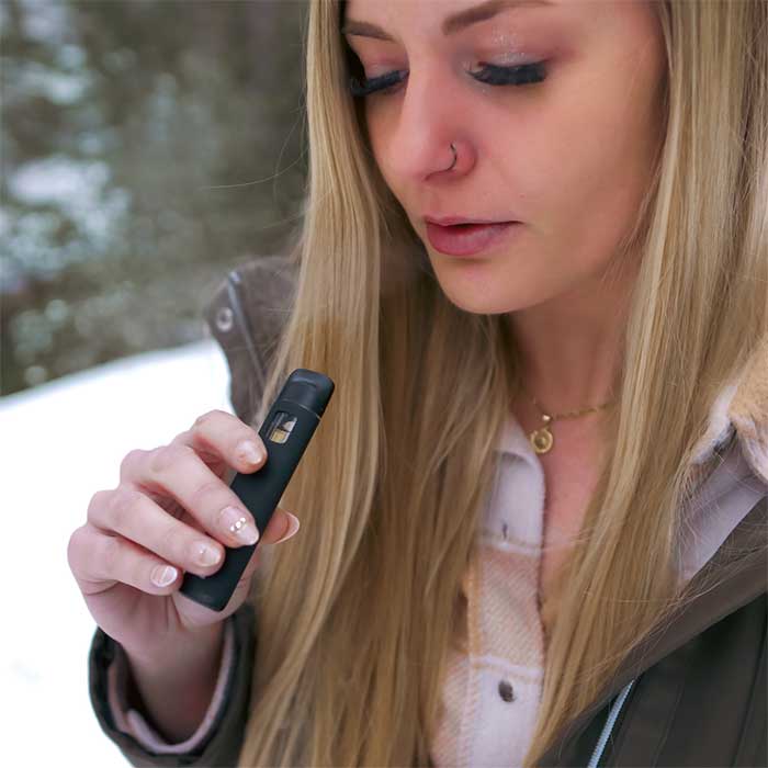 Releafy Slice Disposable Pen Lifestyle
