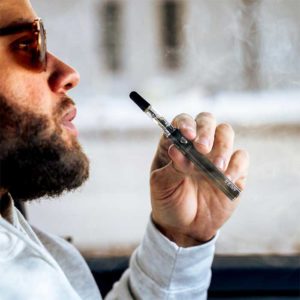 Yocan-ARI-2.0-Vape-Battery-Lifestyle