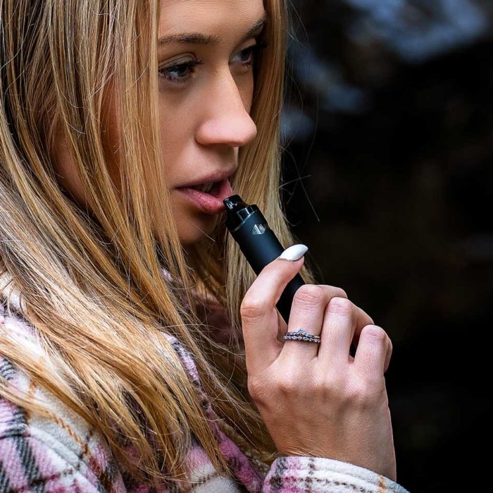 VPM-Vibe-Duo-Vape-Pen-Lifestyle