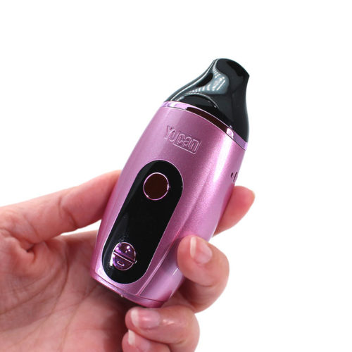 Yocan Iris Dab Pen 1 Yocan Iris Dab Pen in hand