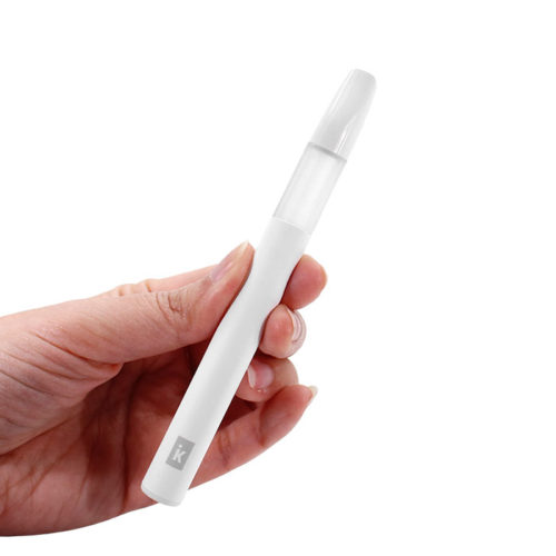 iKrusher Styx Pro Postless Disposable Vape 1 iKrusher Styx Postless Disposable Pen in hand