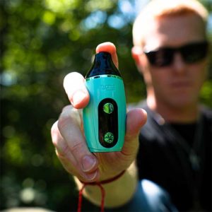 Yocan-Iris-Dab-Vape-Battery-Lifestyle