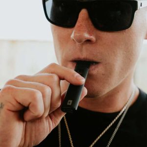 iKrusher-Viz-Pro-Postless-Disposable-Vape-Lifestyle