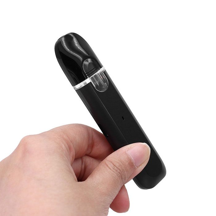 CCELL GemBar AIO vape pen in hand